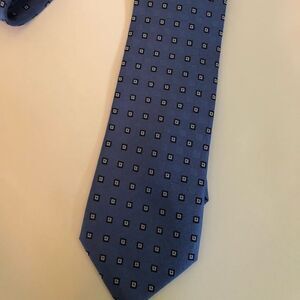 2/$25⚡️Tom James Light Blue Print Silk Necktie 👔
